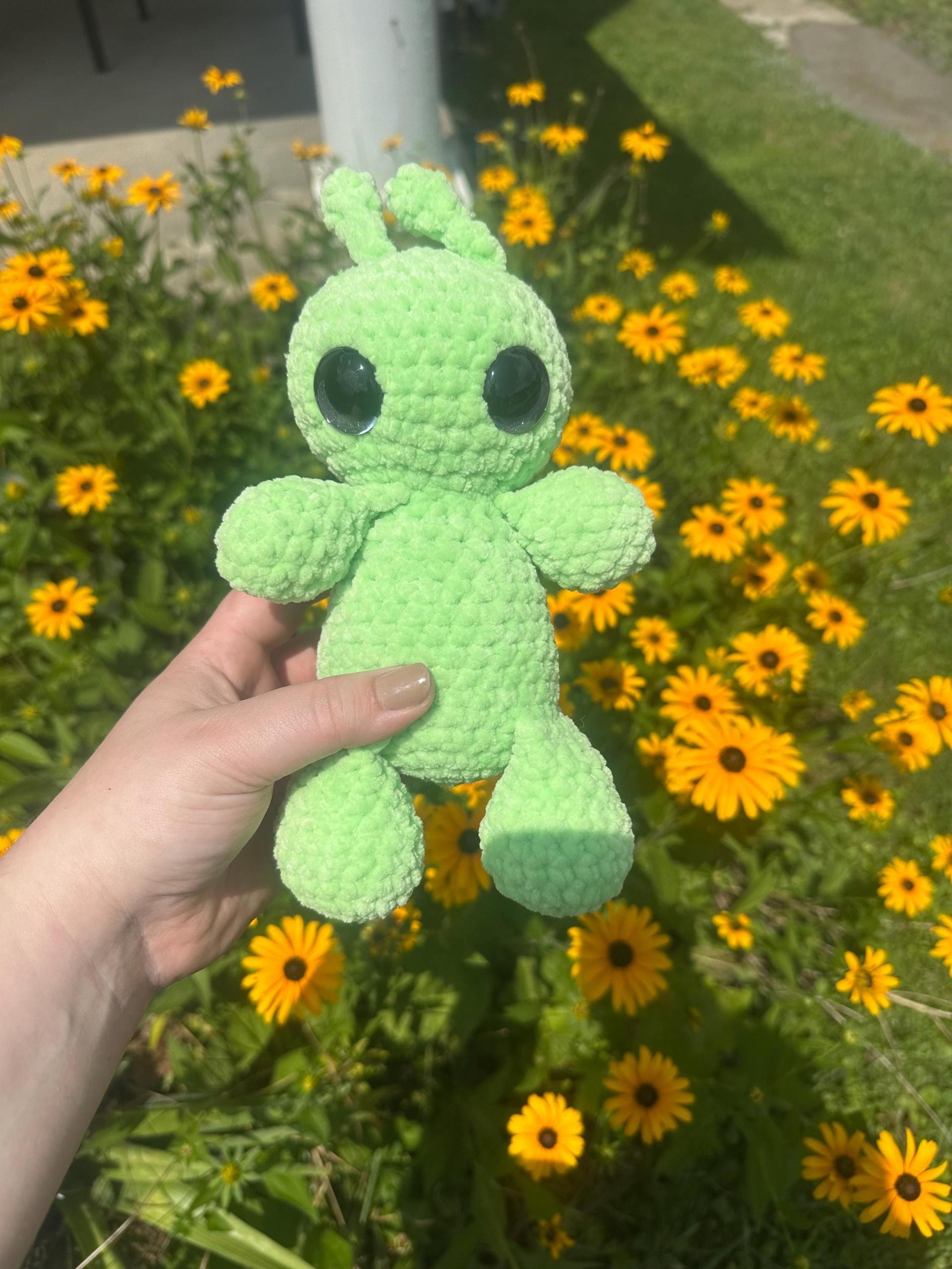 Alien Plushie | Extraterrestrial | Amigurumi