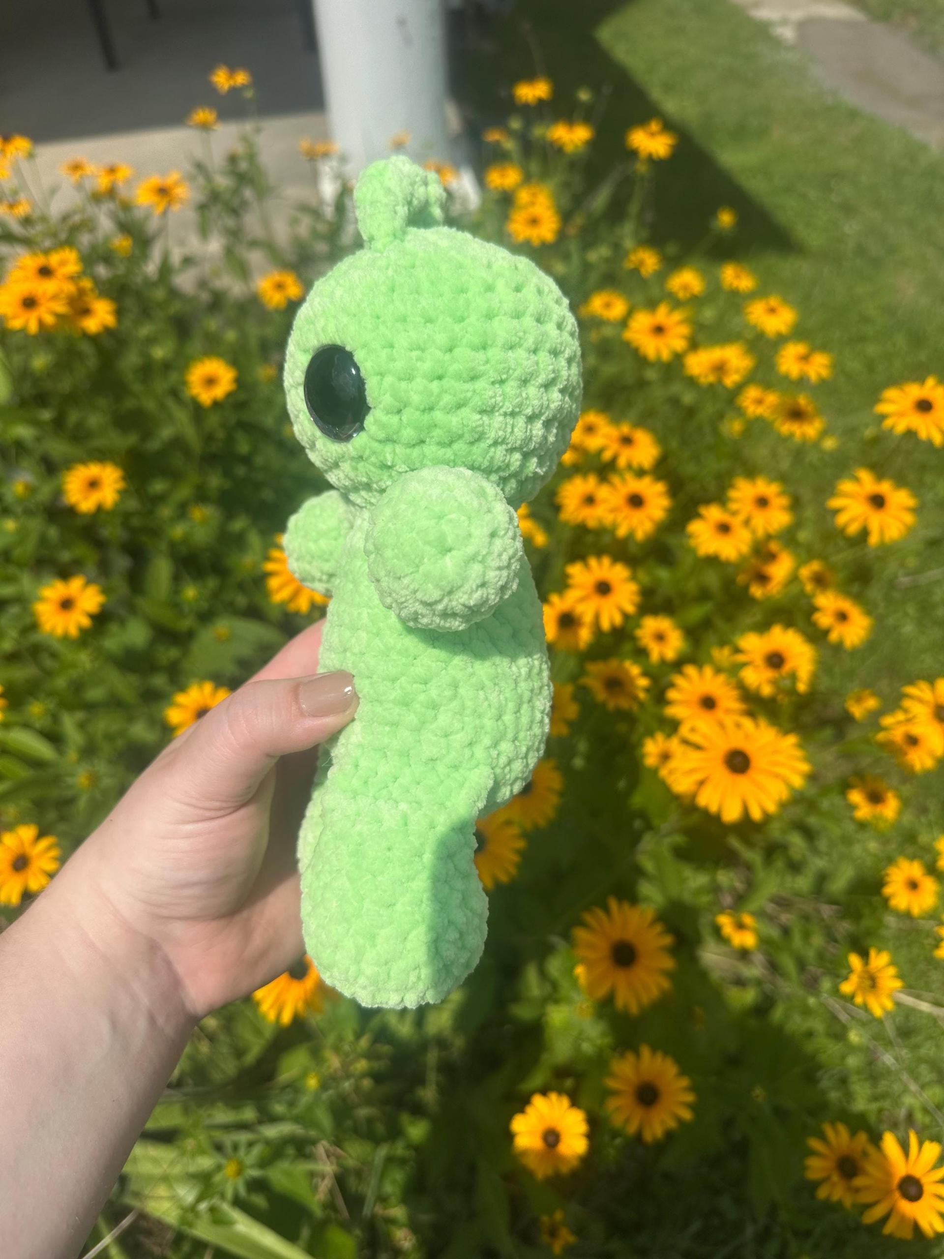Alien Plushie | Extraterrestrial | Amigurumi thumbnail 2