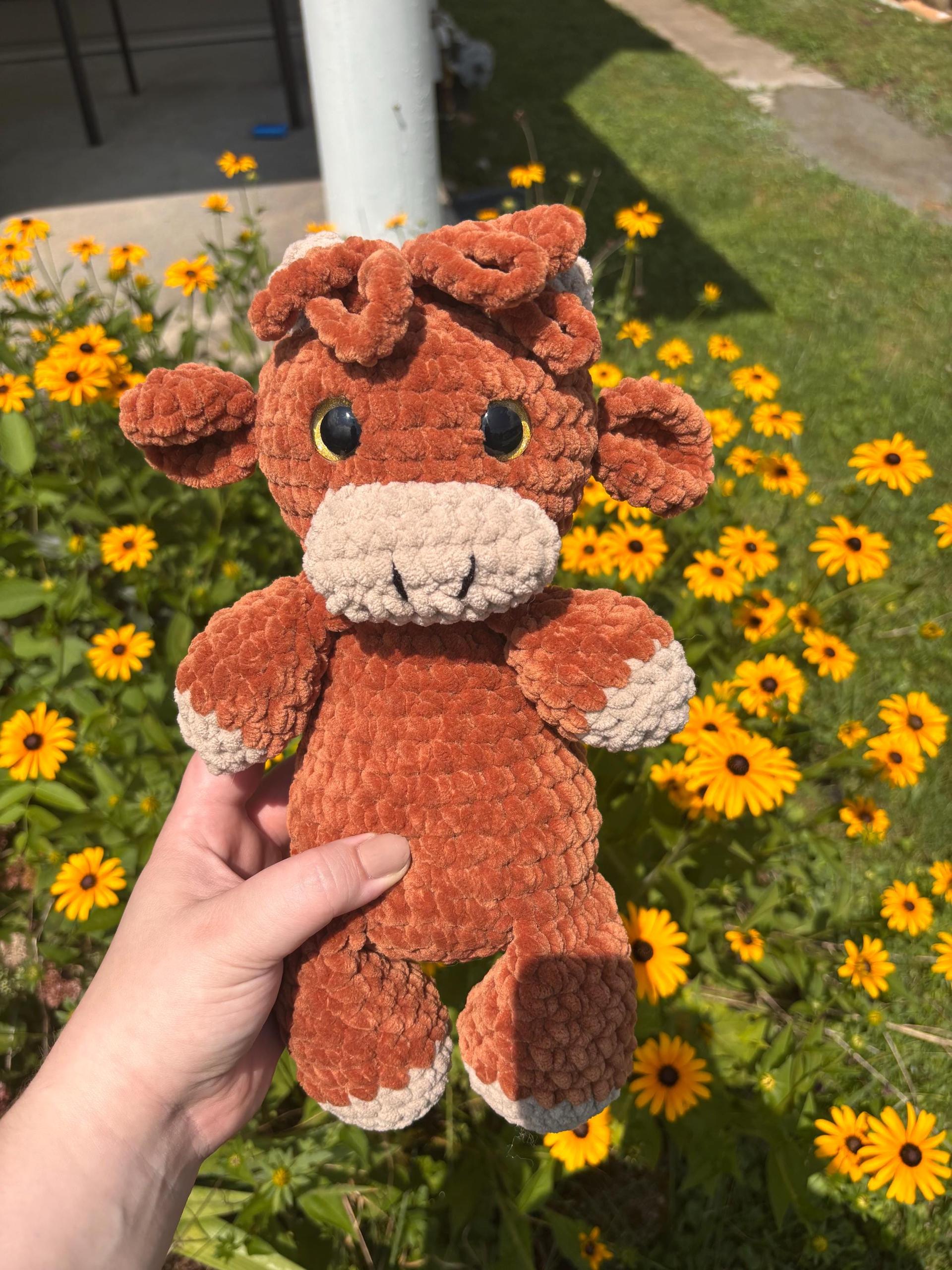 Highland Cow Plushie | Fluffy Cow | Amigurumi