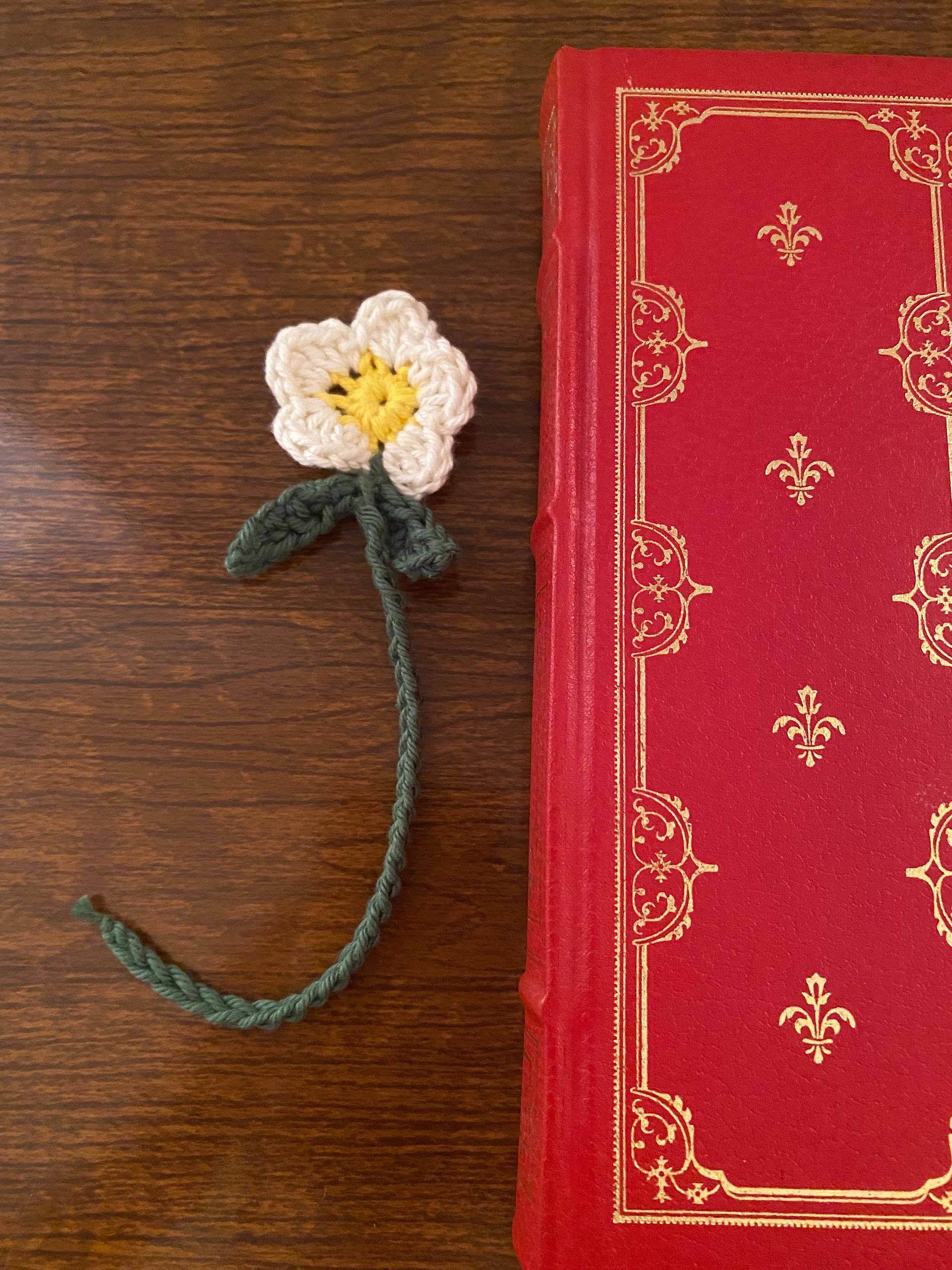 Crochet Daisy Bookmark: Handmade Booklover Gift, Gift for Flower Lovers, Gift for Book Lovers, April Birthday Gift, Daisy Birth Month Flower thumbnail 7
