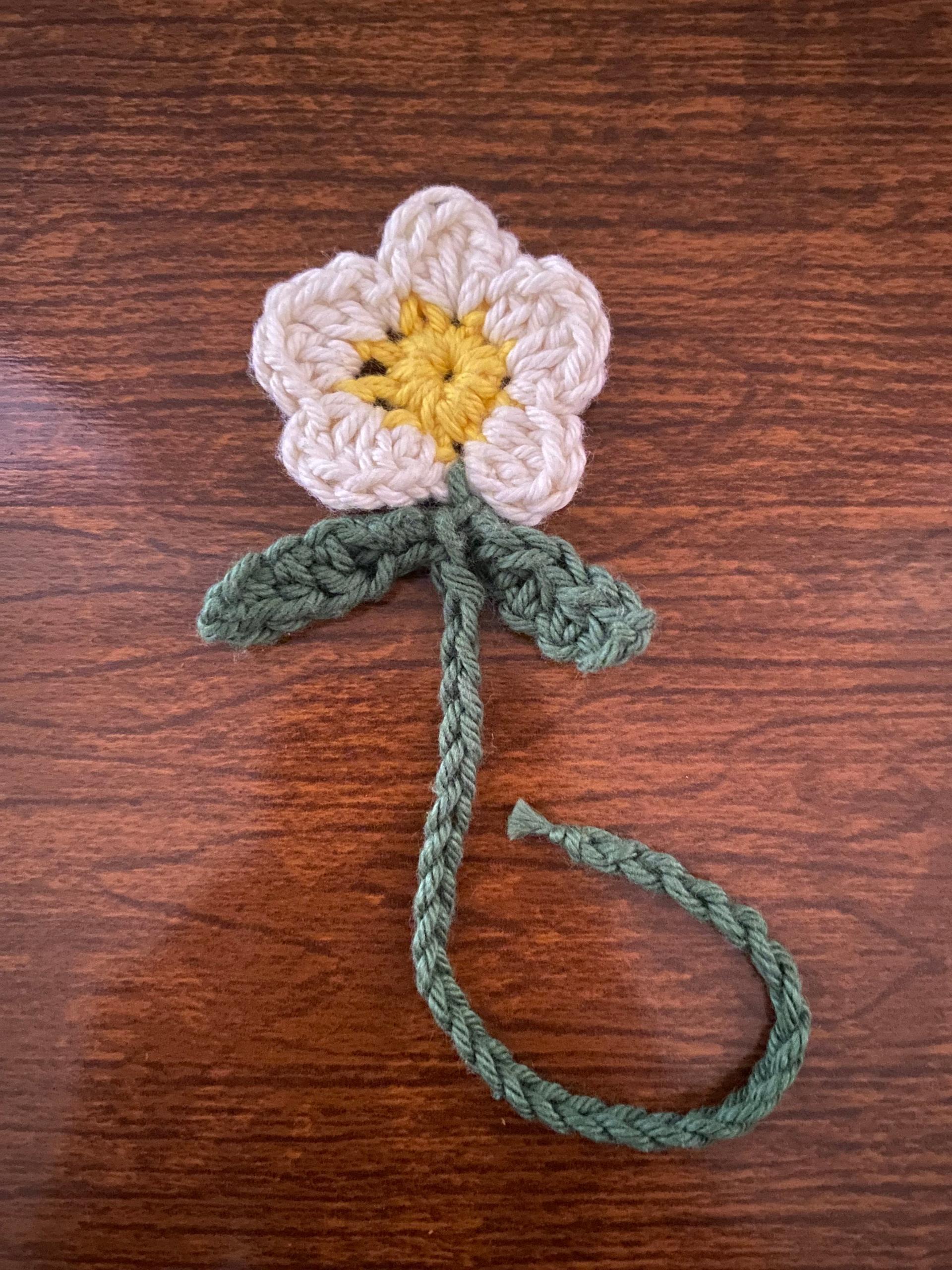 Crochet Daisy Bookmark: Handmade Booklover Gift, Gift for Flower Lovers, Gift for Book Lovers, April Birthday Gift, Daisy Birth Month Flower thumbnail 10