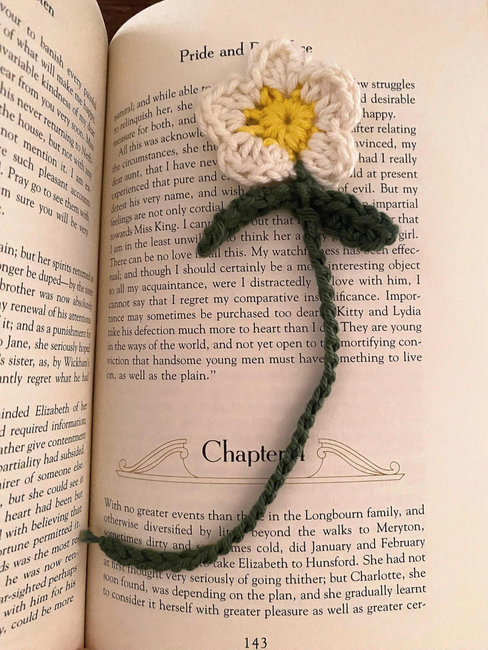 Crochet Daisy Bookmark: Handmade Booklover Gift, Gift for Flower Lovers, Gift for Book Lovers, April Birthday Gift, Daisy Birth Month Flower thumbnail 2