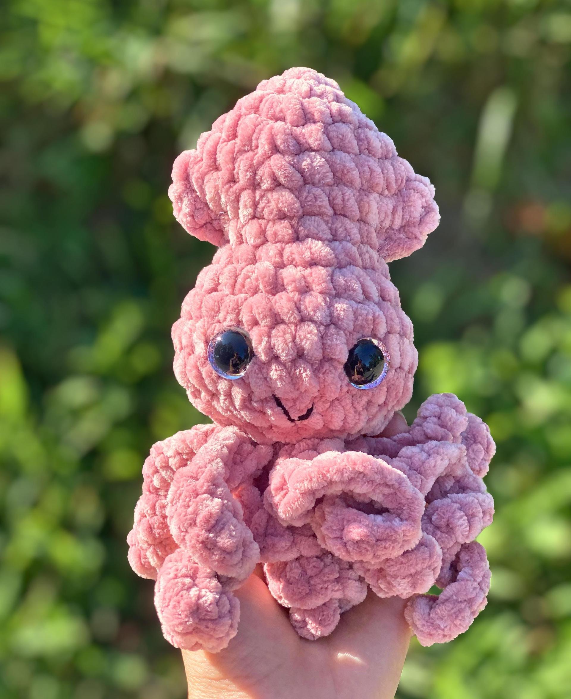 Crochet Mini Squid Plushie with Glitter Eyes, Gift for Ocean Animal Lover, Summer Stuffie for the Beach, Pink or Baby Squid Plush Amigurumi