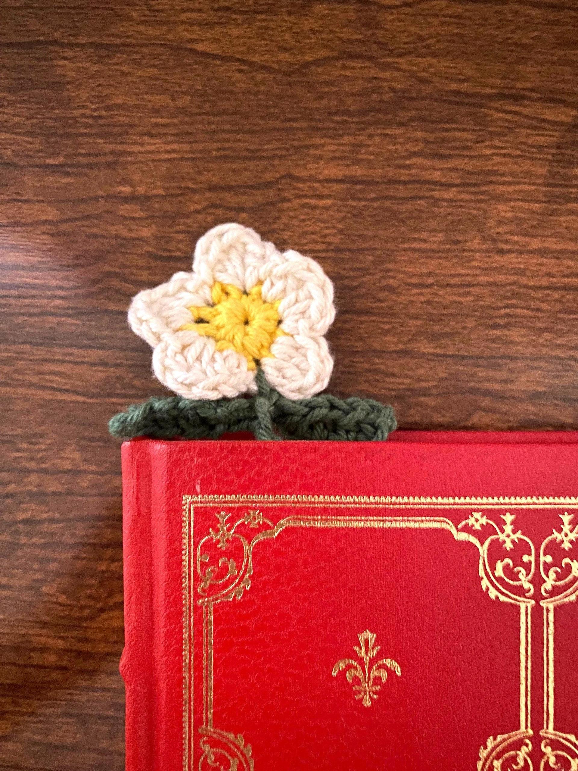 Crochet Daisy Bookmark: Handmade Booklover Gift, Gift for Flower Lovers, Gift for Book Lovers, April Birthday Gift, Daisy Birth Month Flower thumbnail 3