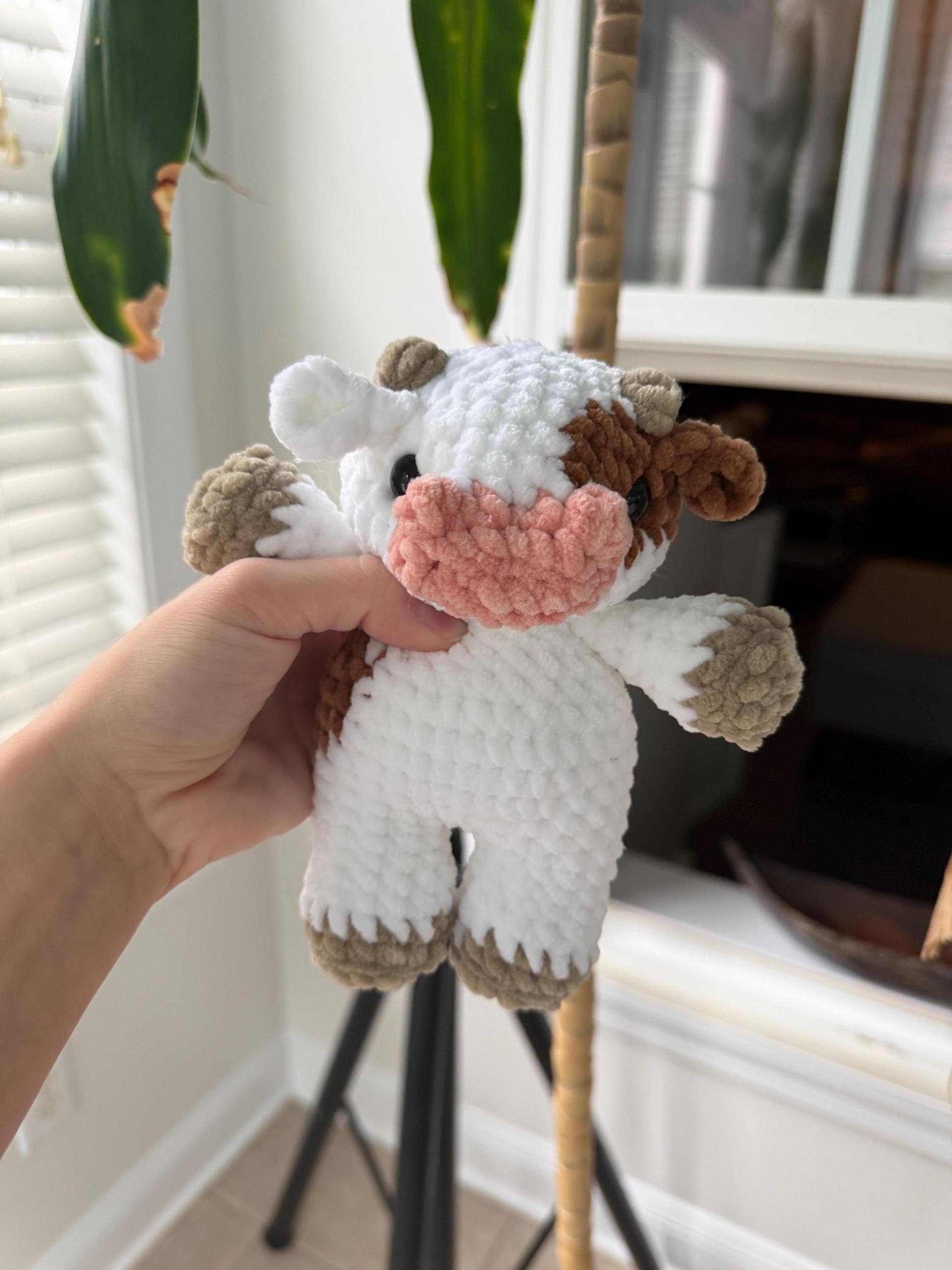 Crocheted Chubby Cow Plushie thumbnail 7