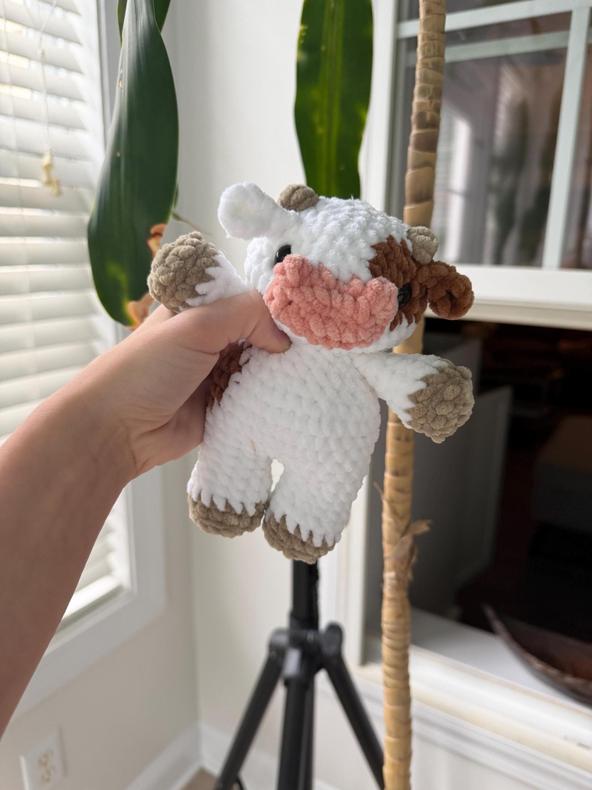 Crocheted Chubby Cow Plushie thumbnail 6