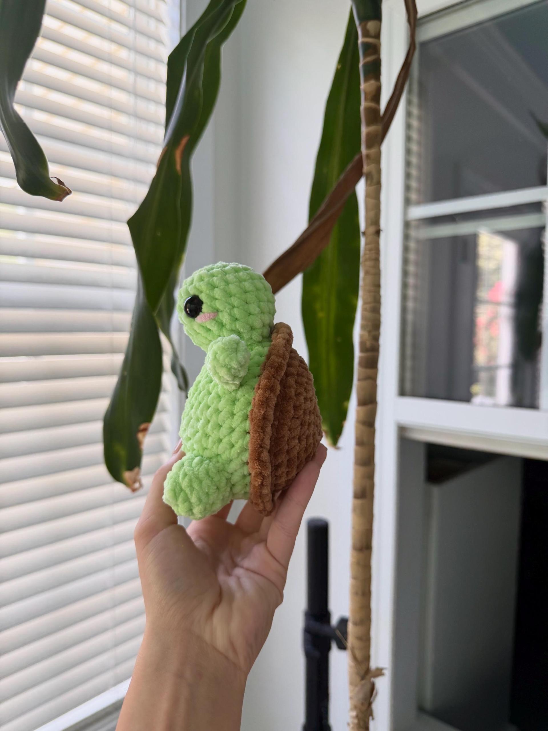 Low-Sew Crochet Pattern PDF | Timmy The Desk-Turtle | thumbnail 3