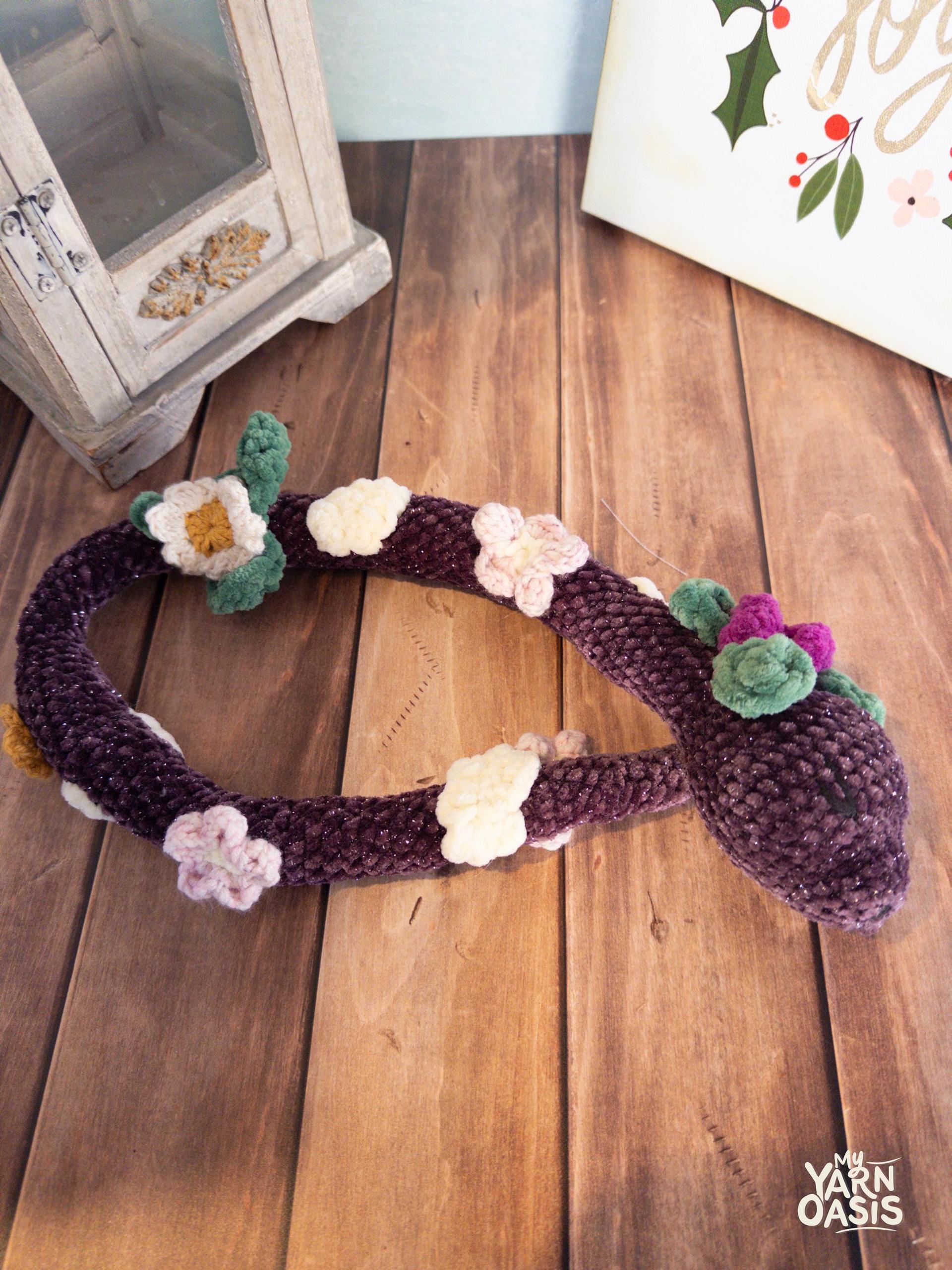Handmade Crochet Floral Snake Plush Toy, Kawaii Decor