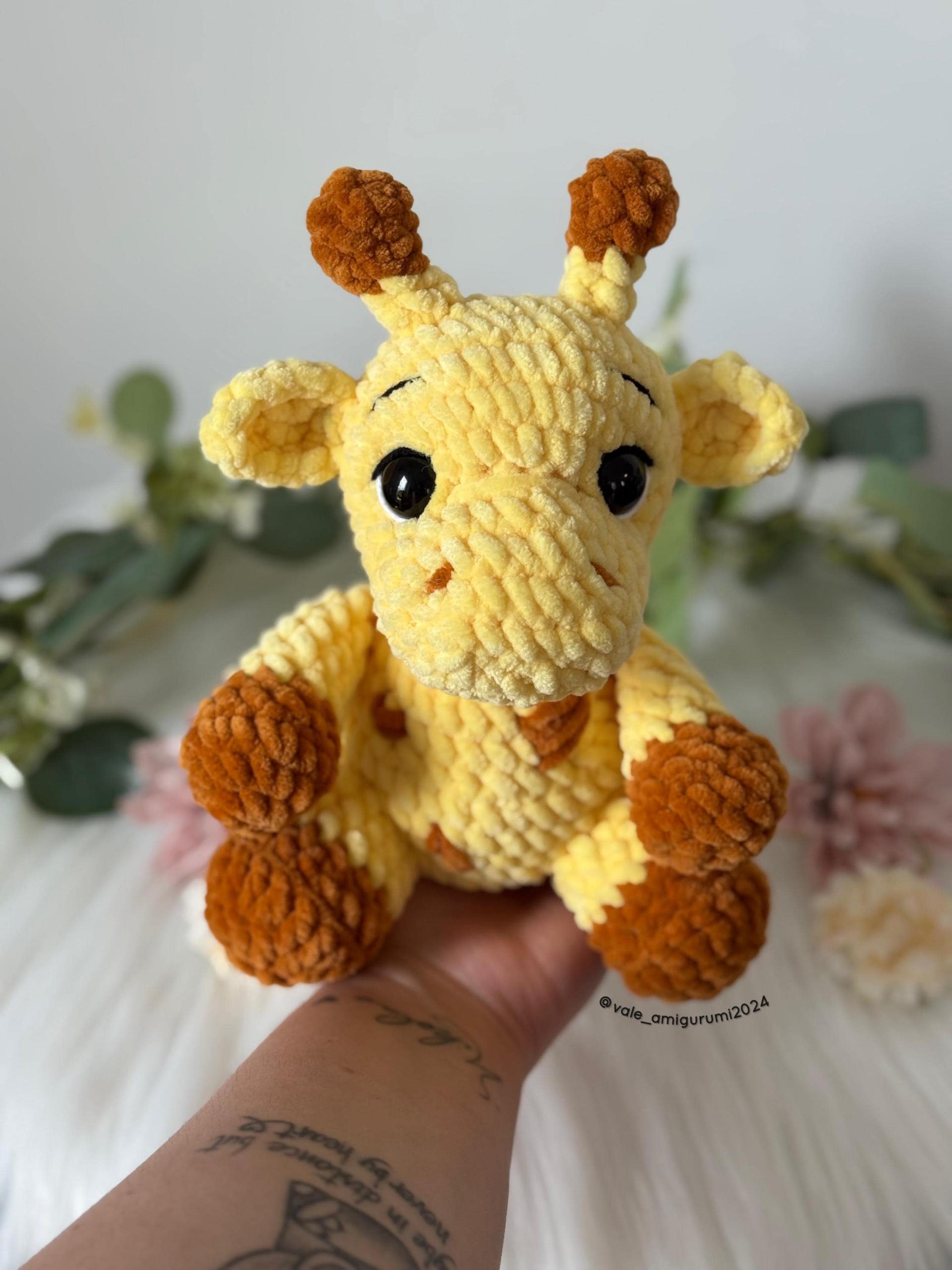 Ginny the Giraffe-Amigurumi Pattern thumbnail 2