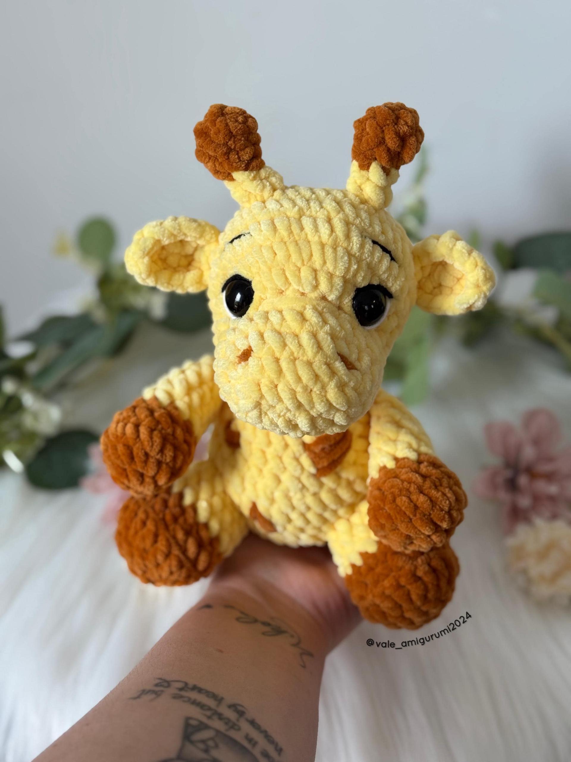 Ginny the Giraffe-Amigurumi Pattern thumbnail 4