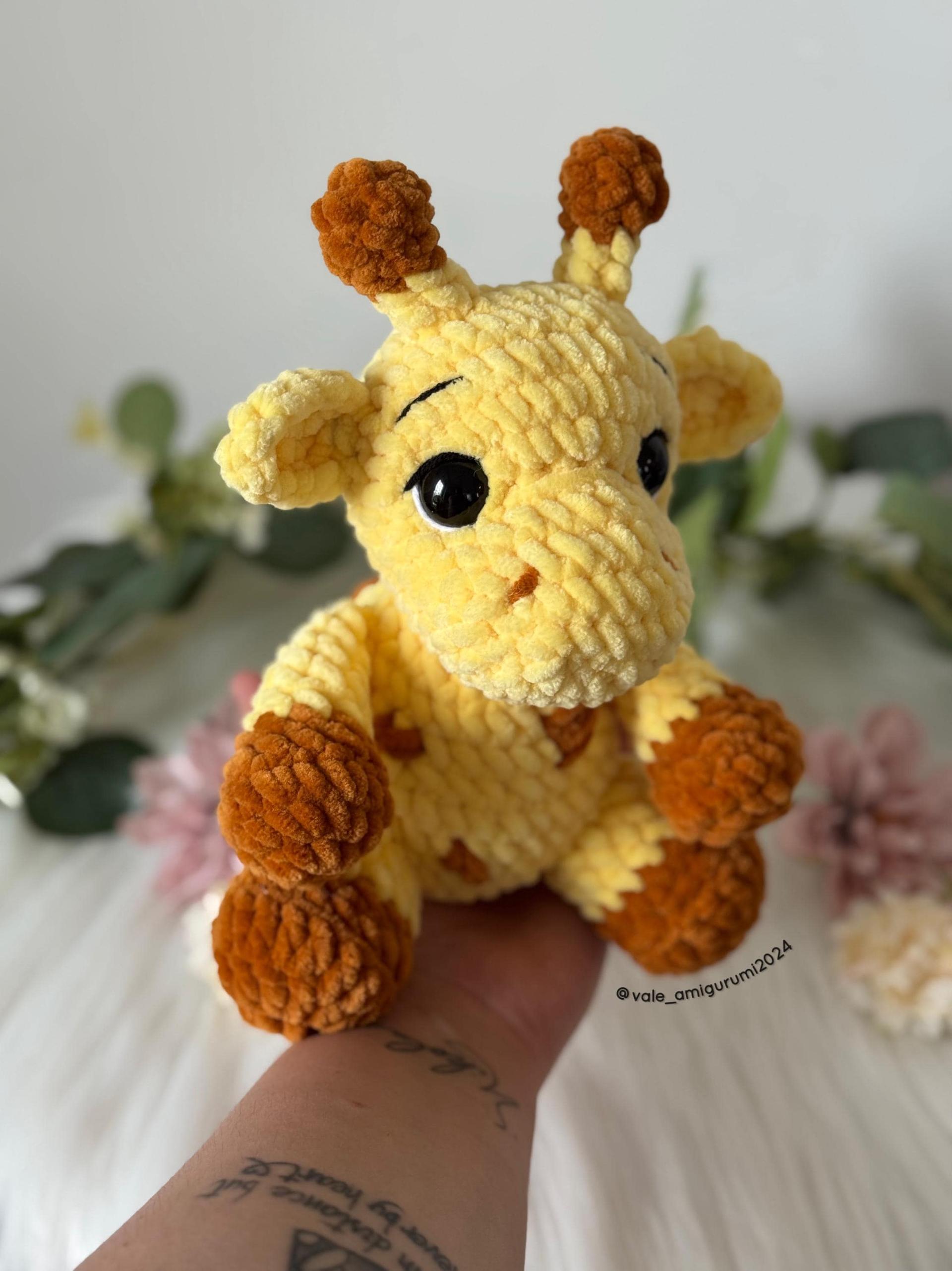 Ginny the Giraffe-Amigurumi Pattern thumbnail 3