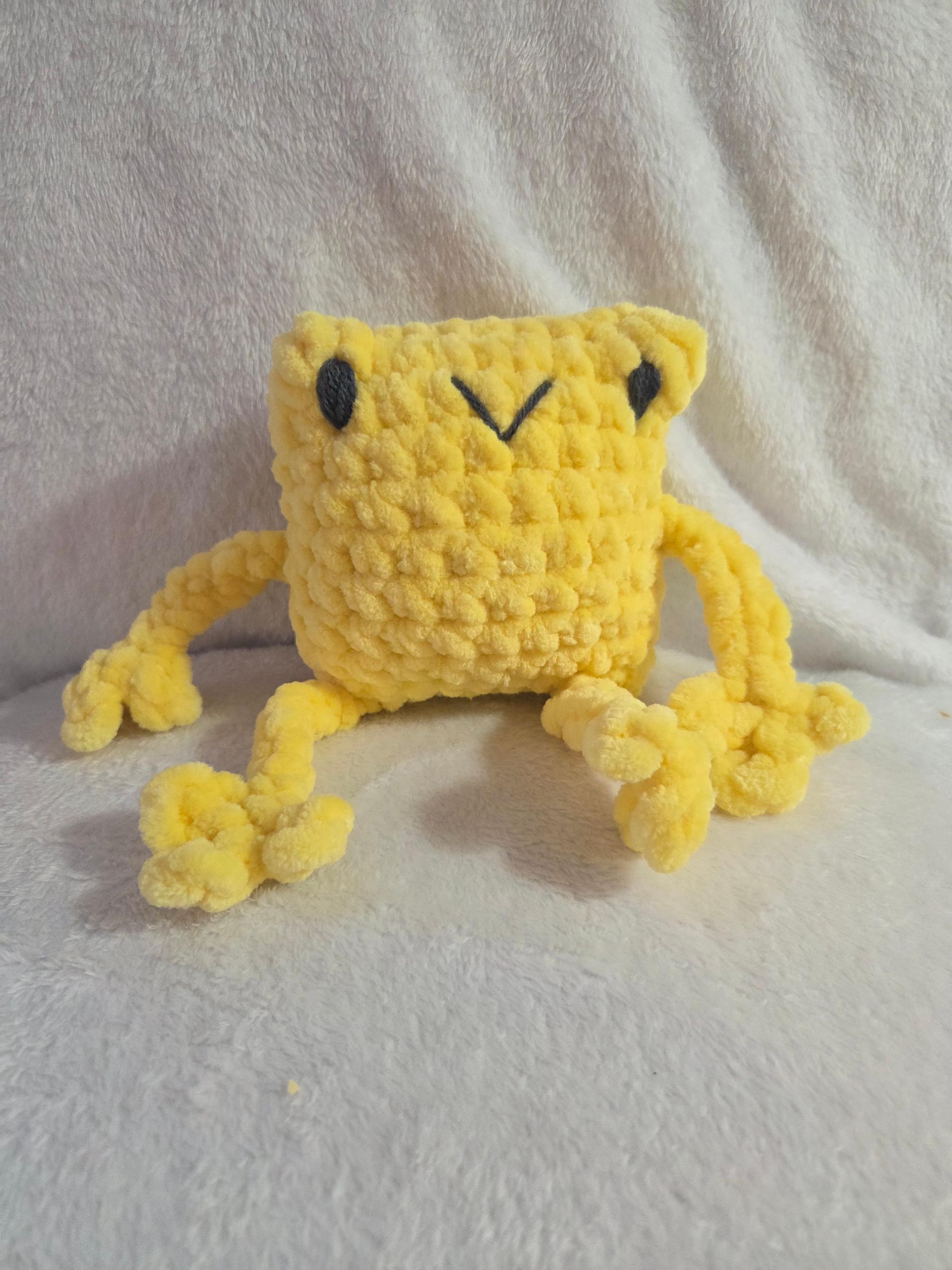 Yellow Jumbo Leggy Frog thumbnail 2