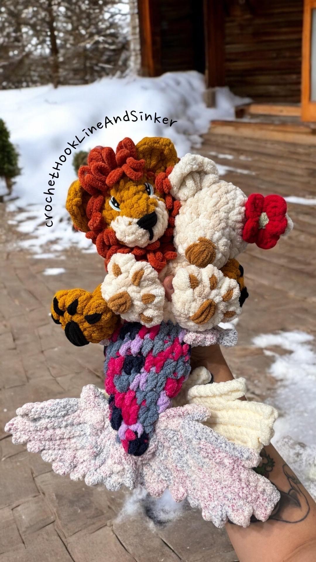 Leander the Merlion Snuggler Crochet Pattern thumbnail 3