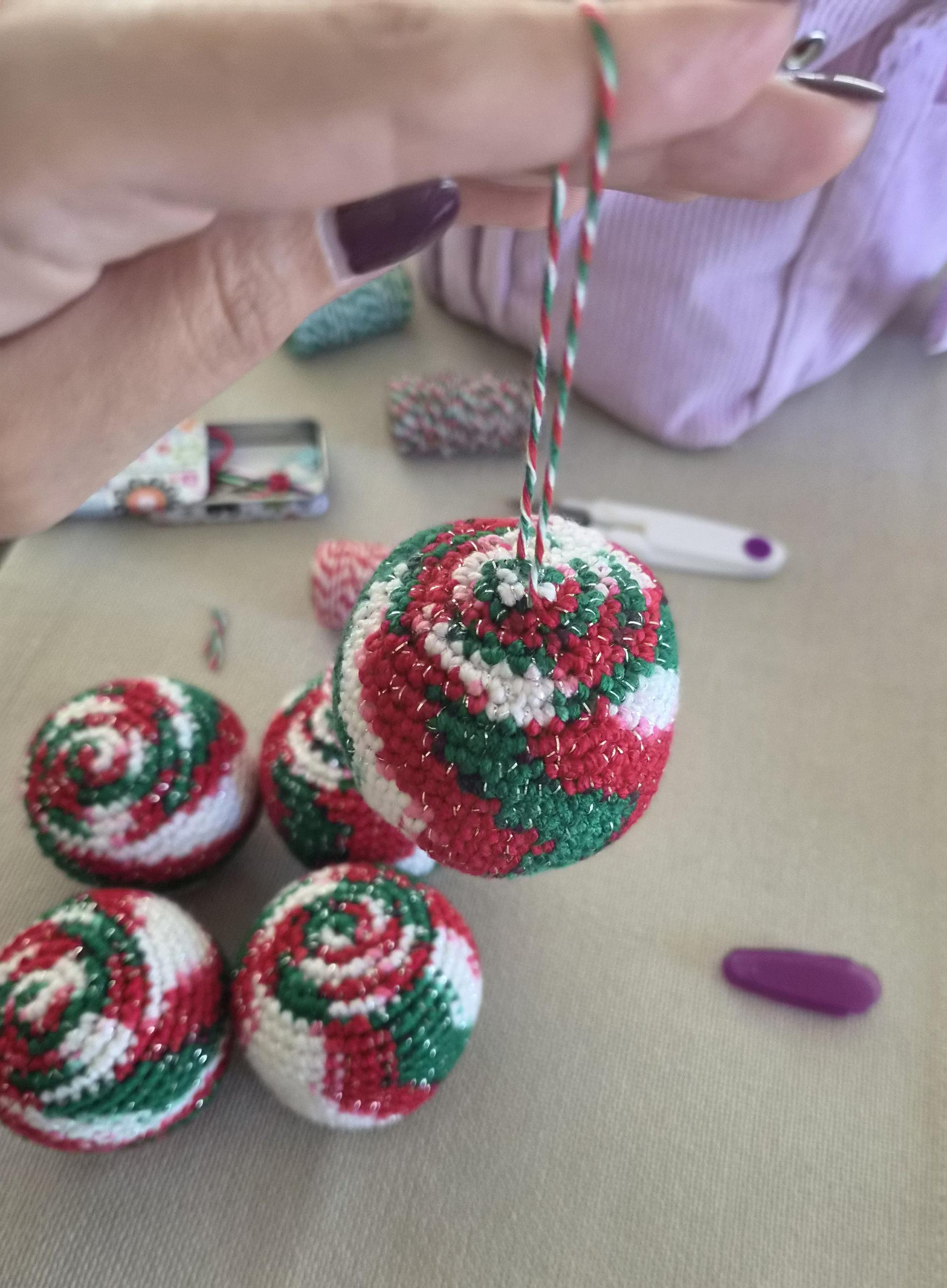 Merry & Bright – Ball Ornament