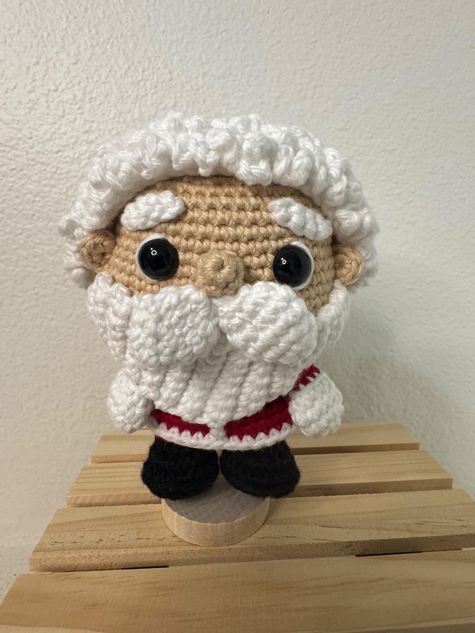 Handmade Crochet Santa Claus โ A Little Holiday Magic! ๐